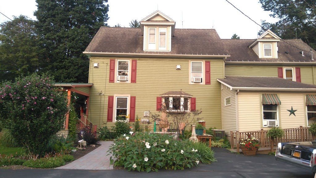 Oasis Bed & Breakfast | 619 E Main St, Springville, NY 14141, USA | Phone: (716) 592-0333