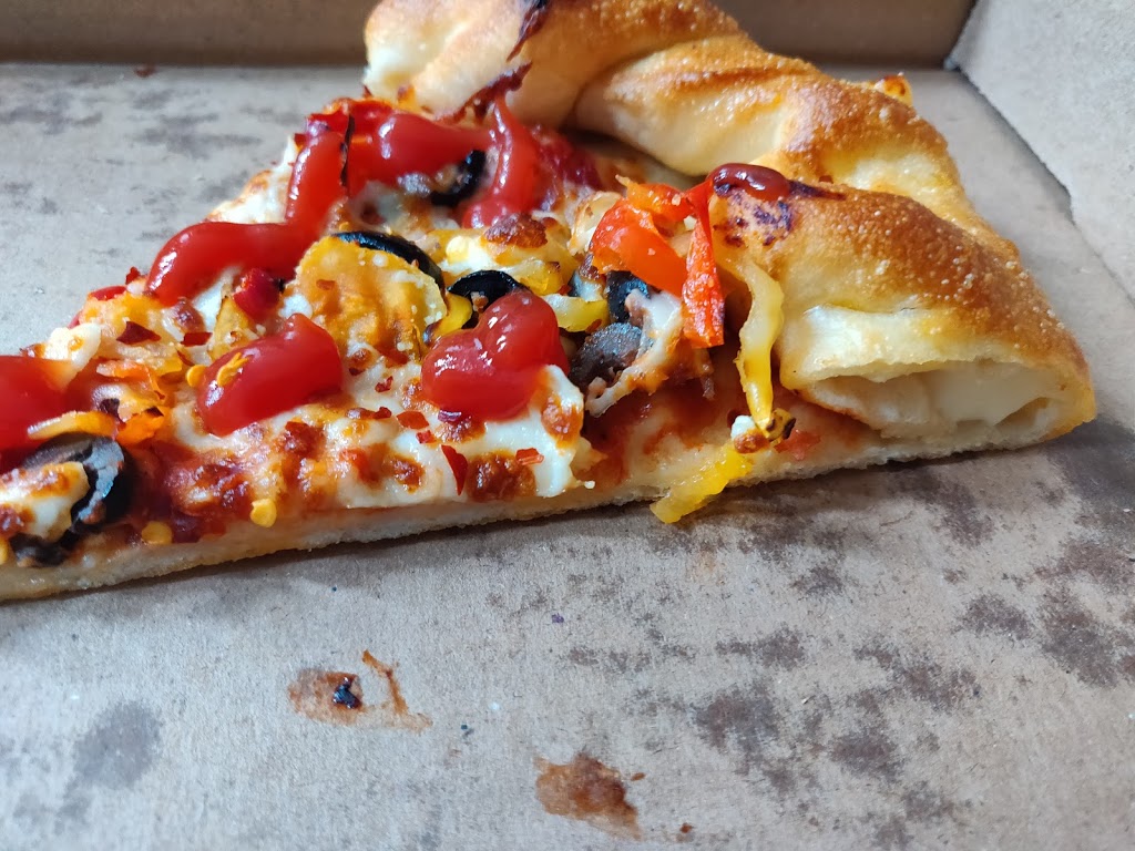 Pizza Hut | 1900 Fowler Dr, Mississauga, ON L5K 0A1, Canada | Phone: (905) 823-0061