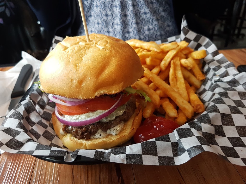 Burger Town | 445 Chemin Bord-du-Lac, Dorval, QC H9S 2A7, Canada | Phone: (514) 631-5757