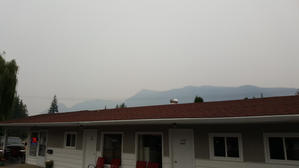 Paradise Motel | 517 Main St, Sicamous, BC V0E 2V0, Canada | Phone: (250) 836-2525