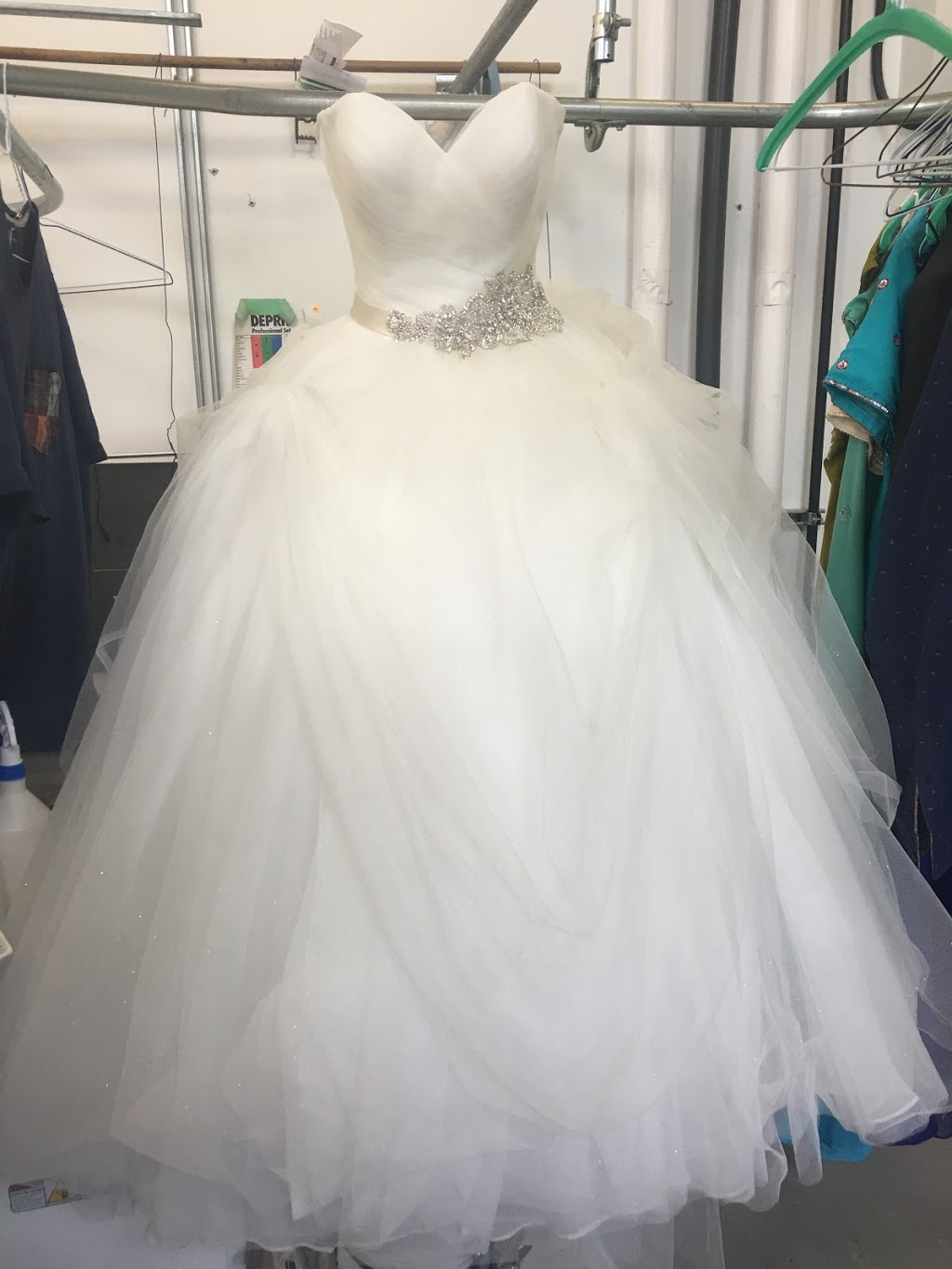 King Custom Cleaners | 13255 ON-27, Nobleton, ON L0G 1N0, Canada | Phone: (905) 558-5464