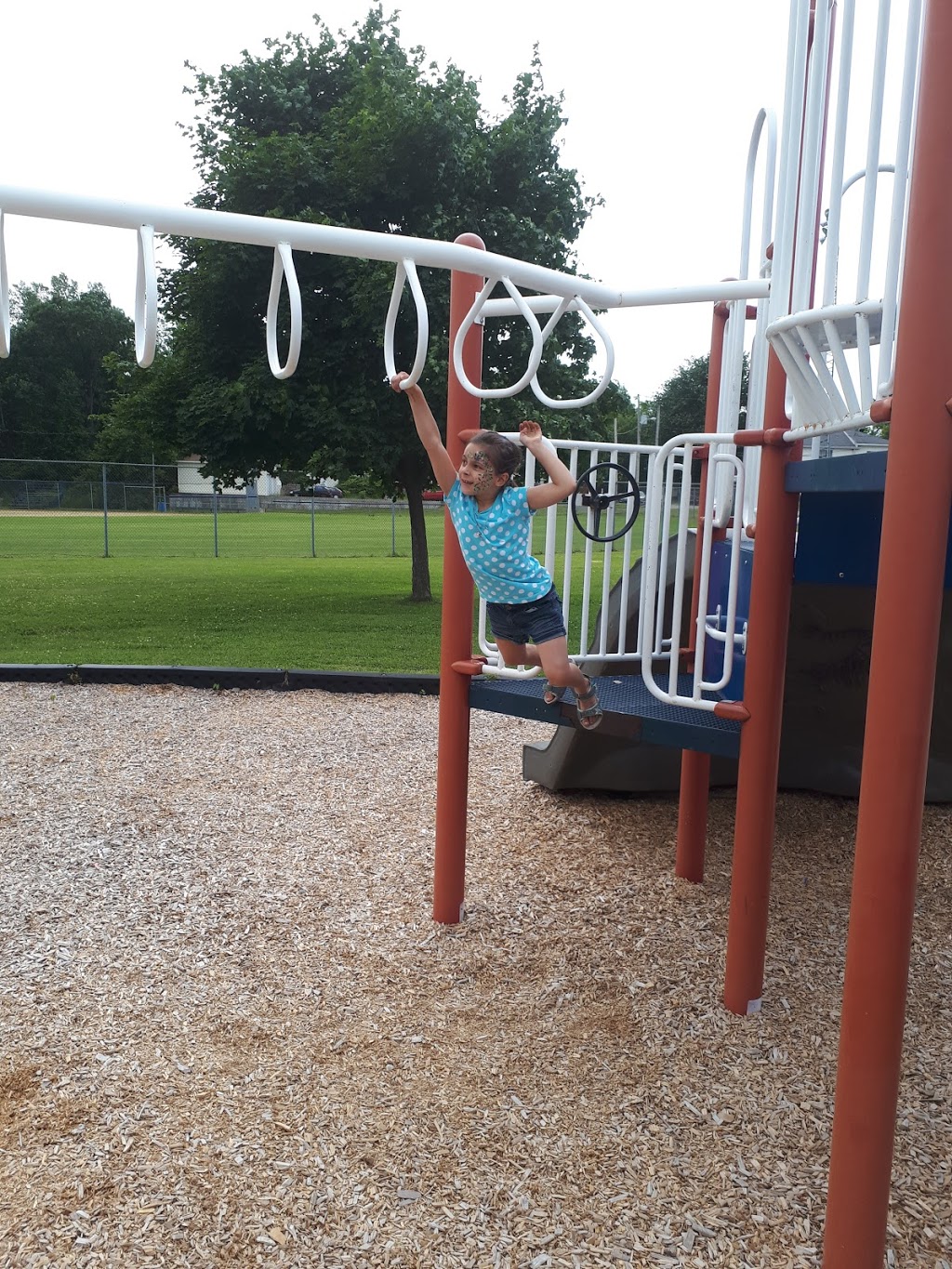 Parc Racicot | Rue Sabourin, Gatineau, QC J8P, Canada | Phone: (866) 299-2002
