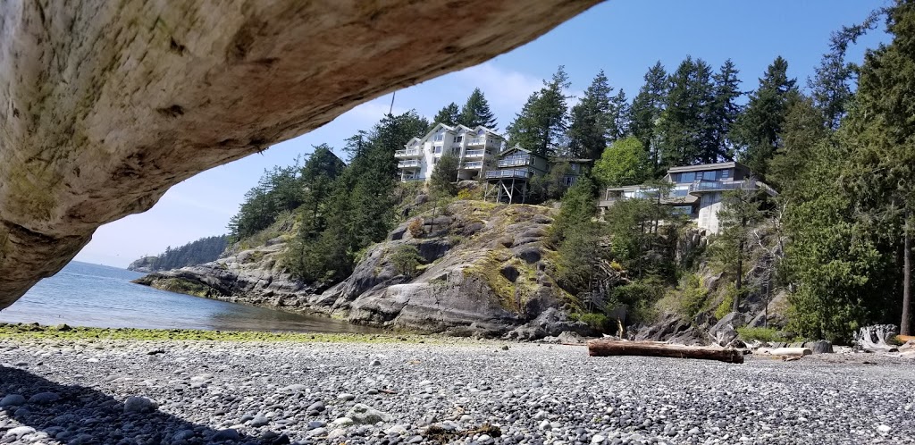 Eagles Perch Bed & Breakfast | 286 Arbutus Reach, Gibsons, BC V0N 1V8, Canada | Phone: (909) 859-4757