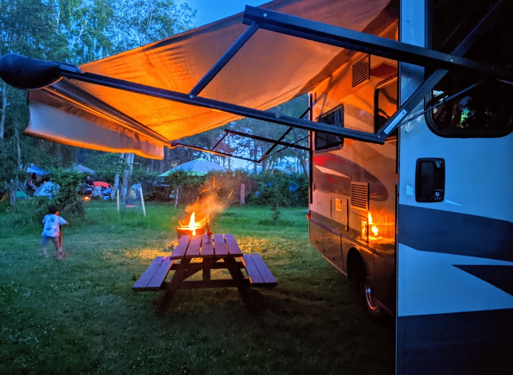 Bradsdadsland Campsite | 2105 Shingle Spit Rd, Hornby Island, BC V0R 1Z0, Canada | Phone: (250) 335-0757