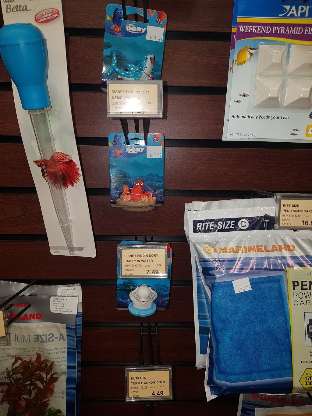 Pet Valu | 180 Holiday Inn Dr, Cambridge, ON N3C 1Z4, Canada | Phone: (519) 651-3368