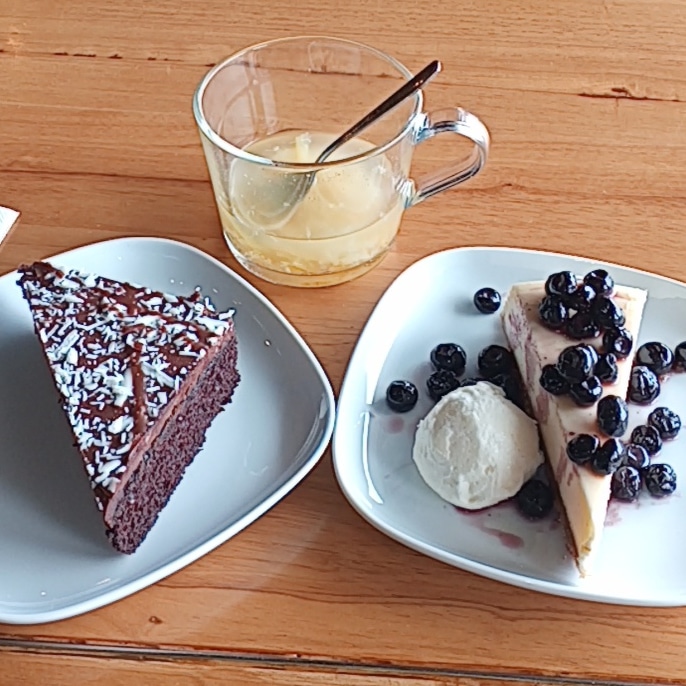 Cake & Dessert Cafe (CND cafe) | 8278 175 St NW, Edmonton, AB T5T 1V1, Canada | Phone: (780) 489-7250