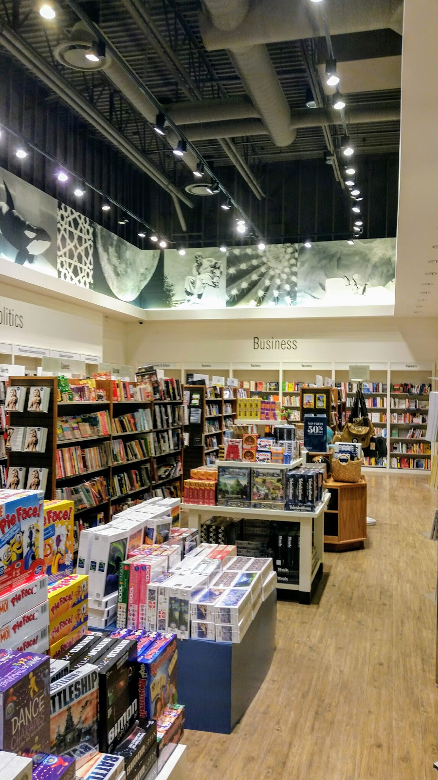 Indigo - Kenaston Common | 1590 Kenaston Blvd, Winnipeg, MB R3P 0Y4, Canada | Phone: (204) 488-6621