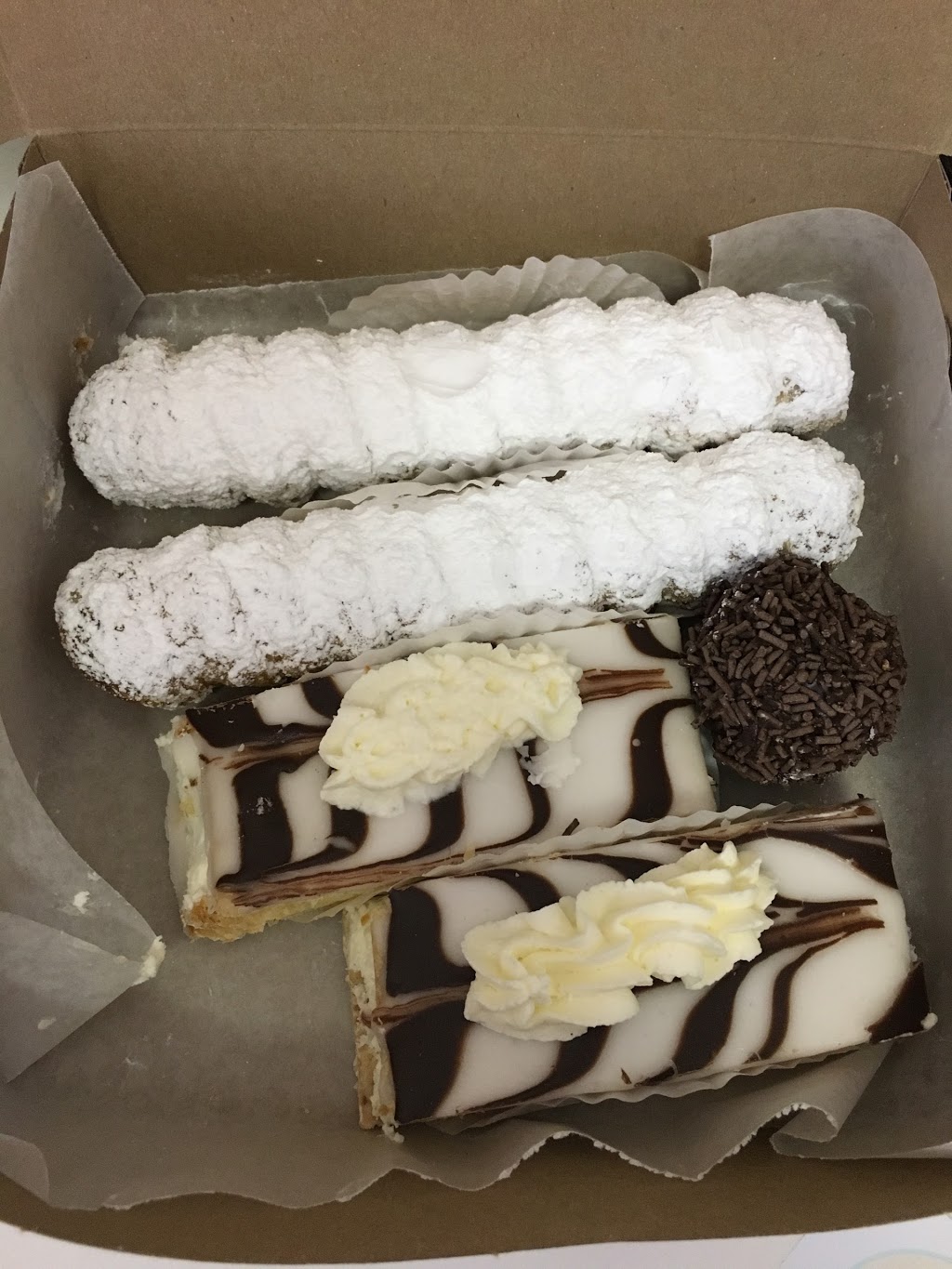 Canyon Meadows Bakery | 11625 Elbow Dr SW, Calgary, AB T2W 6G8, Canada | Phone: (403) 281-3313
