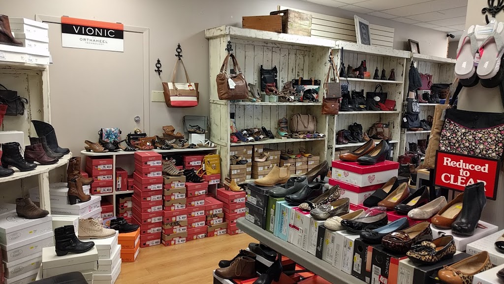 Shoe Villa | 54 Wellington Rd 7, Elora, ON N0B 1S0, Canada | Phone: (519) 846-7463
