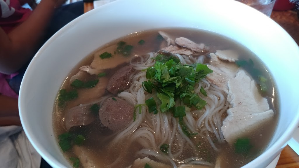 Luna Authentic Vietnamese Cuisine | 205 1 St W, Cochrane, AB T4C 1X3, Canada | Phone: (403) 981-8808