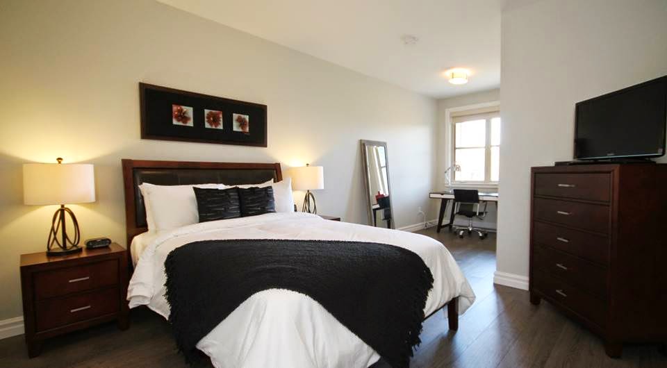 Premiere Suites Mississauga | Erin Centre Blvd, Mississauga, ON L5M 0P5, Canada | Phone: (905) 565-0422