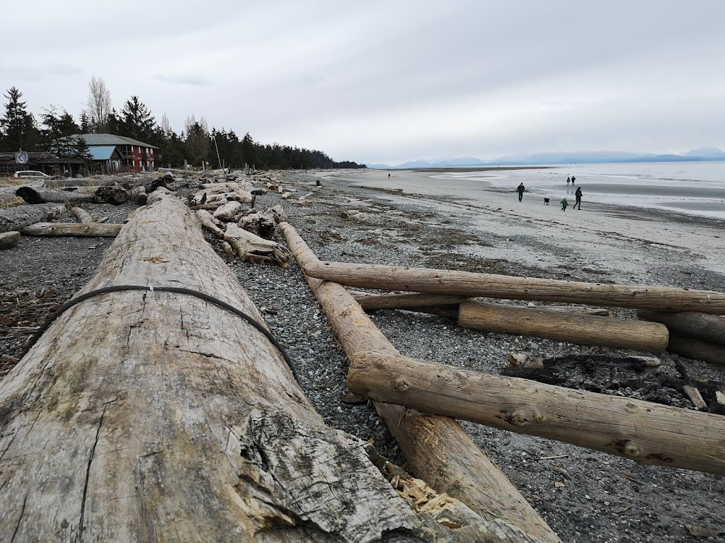 Taylors Sandy Beach Resort | 8946 Clarkson Ave, Black Creek, BC V9J 1B2, Canada | Phone: (888) 201-5547