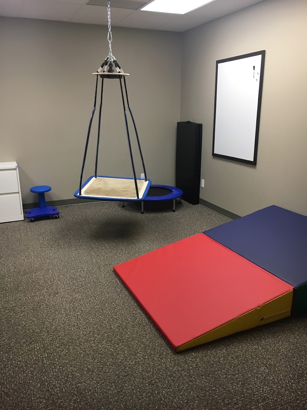 Lifemark Neurologic Physiotherapy St-Laurent | 2255 St. Laurent Blvd #120, Ottawa, ON K1G 4K3, Canada | Phone: (613) 454-0121