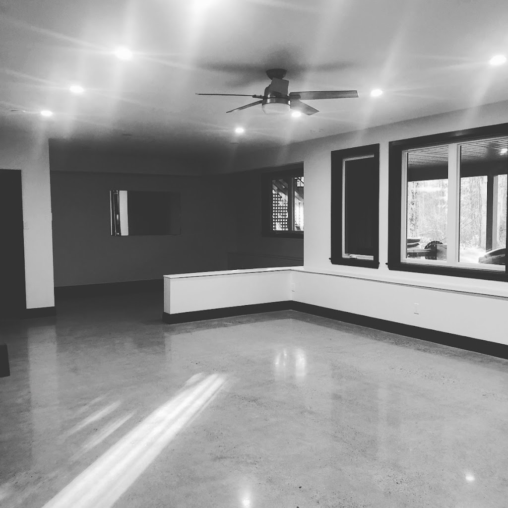 Criss Cross Pilates & Yoga Studio | 621 Pinestrand Crescent, Richmond, ON K0A 2Z0, Canada | Phone: (613) 222-5909