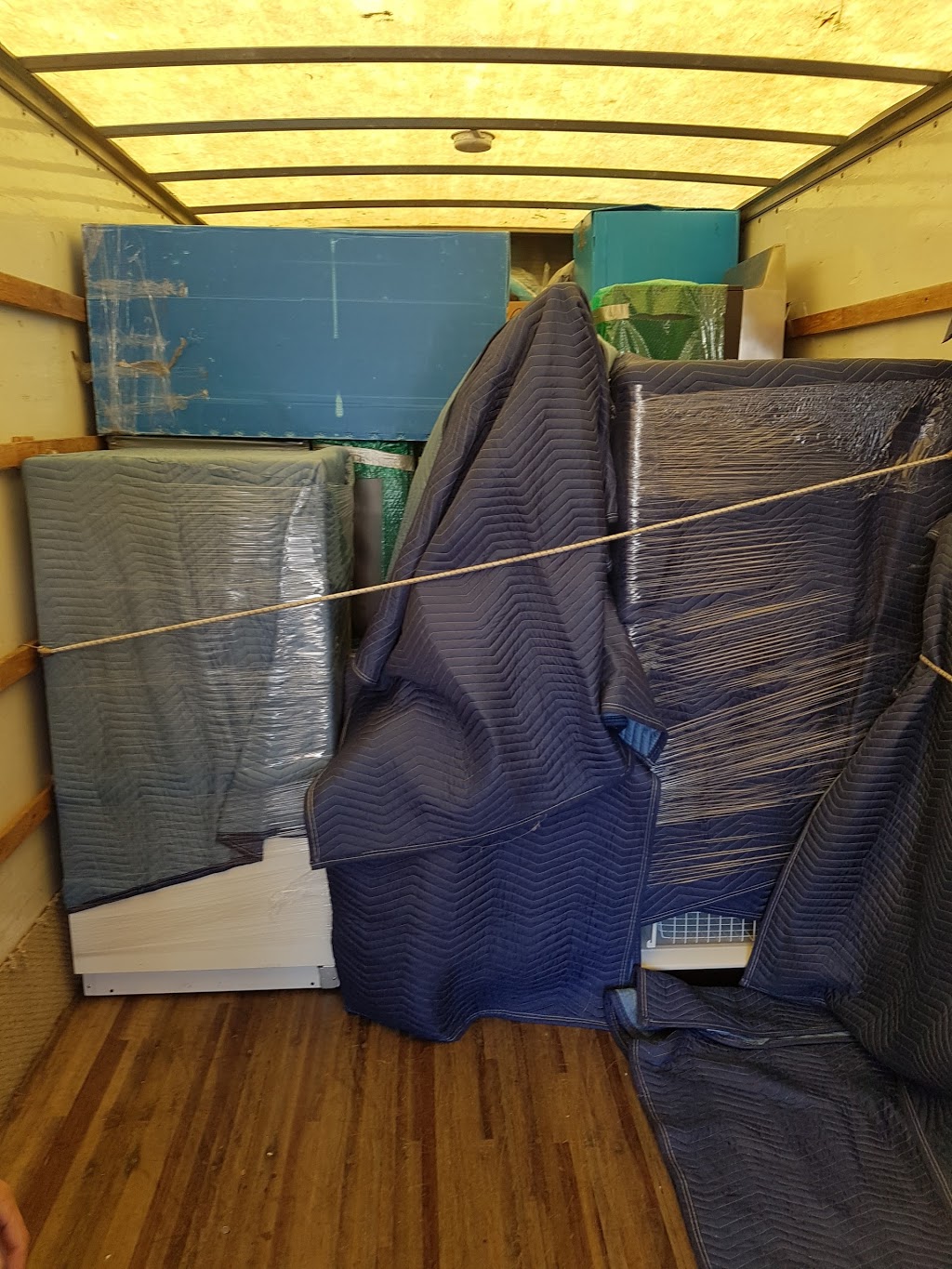 Two Small Men With Big Hearts Moving - London Movers | 645 Newbold St D, London, ON N6E 2T8, Canada | Phone: (519) 666-3600