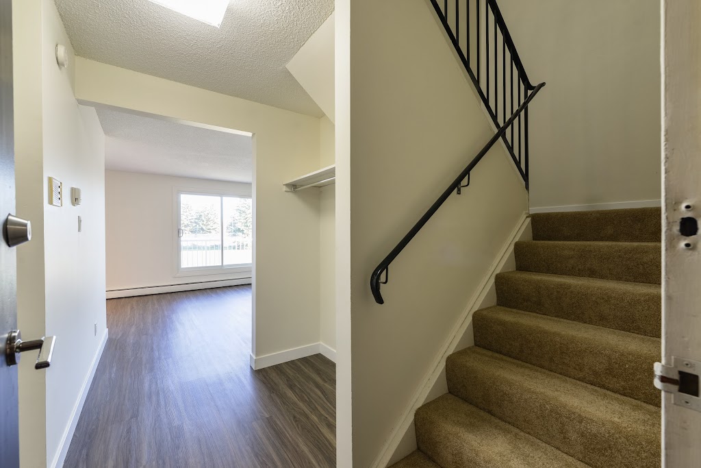 Kew Place | 7424 141 Ave NW, Edmonton, AB T5C 2N5, Canada | Phone: (780) 496-2434