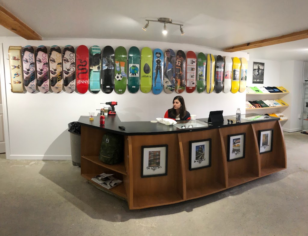 OSS Board Supply | 171 B Rue Principale, Saint-Sauveur, QC J0R 1R6, Canada | Phone: (514) 296-6562