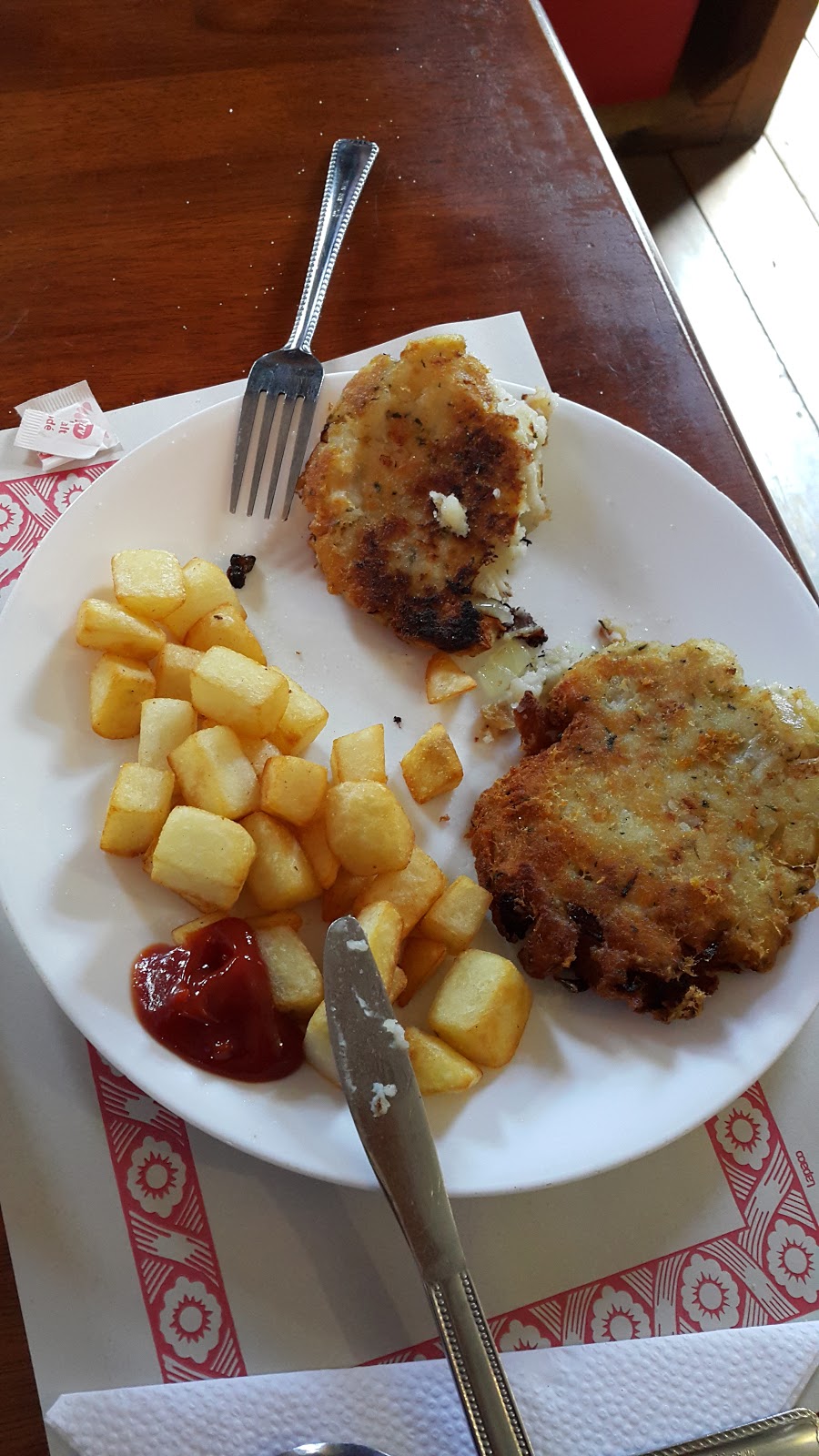 Madrock Cafe & Crafts | 723 Water St, Bay Roberts, NL A0A 1G0, Canada | Phone: (709) 786-4047