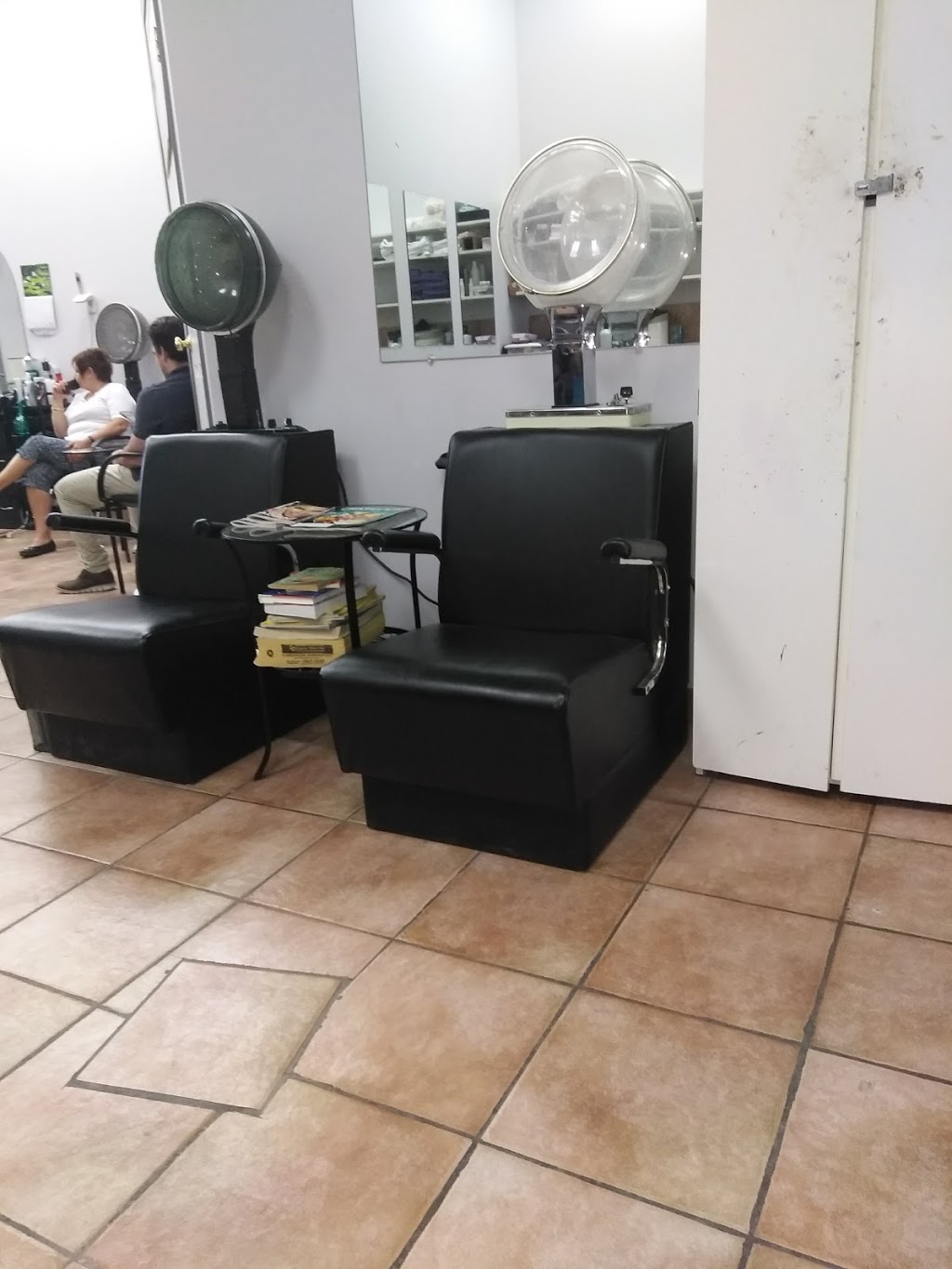 Flirt Hair & Spa Inc | 6800 Memorial Dr NE, Calgary, AB T2A 6V3, Canada | Phone: (403) 235-1805