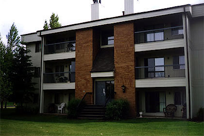 Hermitage Village Apartments | 1174 Hooke Rd NW, Edmonton, AB T5A 4A4, Canada | Phone: (780) 478-7477