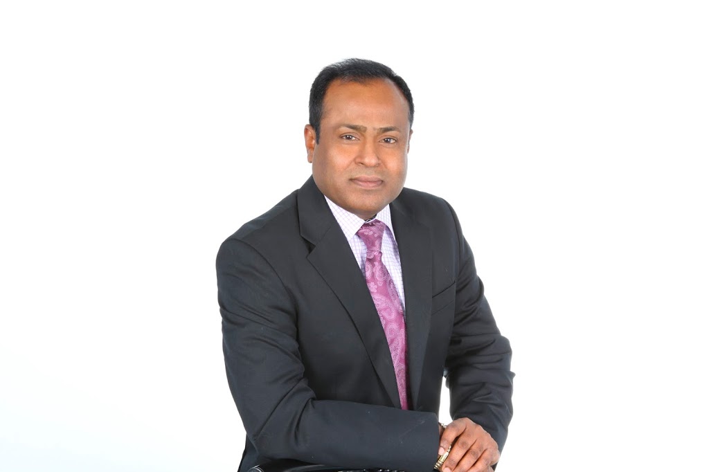Moni Molla, REMAX | 1192 St Clair Ave W, Toronto, ON M6E 1B4, Canada | Phone: (647) 988-6644