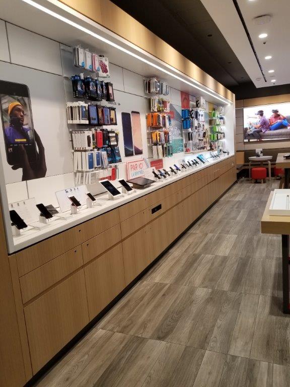 Rogers | 6815 Route Transcanadienne Unit C018A, Pointe-Claire, QC H9R 5J1, Canada | Phone: (514) 695-1554
