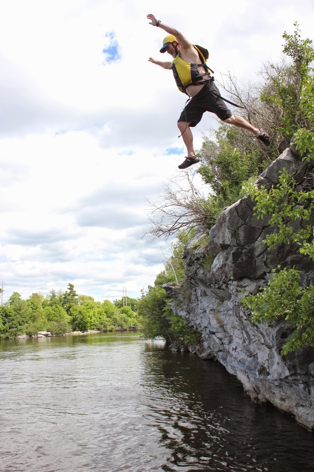 Ottawa City Rafting | 102 Greenview Ave, Ottawa, ON K2B 5Z6, Canada | Phone: (844) 688-7238