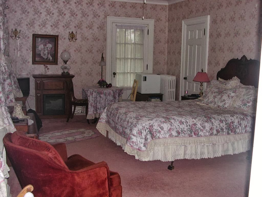 Clonmel Castle | 150 Prospect St, Port Dover, ON N0A 1N1, Canada | Phone: (519) 583-0519