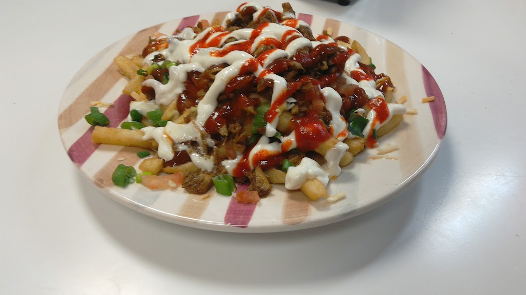 Phillips Shawarma | 465 Phillip St, Waterloo, ON N2L 6C7, Canada | Phone: (519) 880-0303