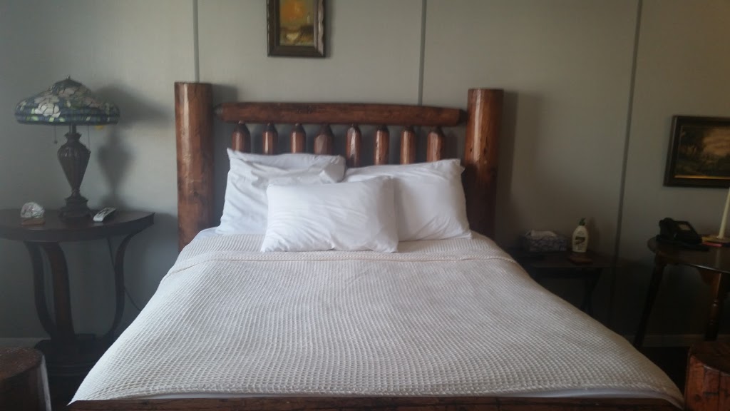 Colony Motel | 6077 Pointe Tremble Rd, Algonac, MI 48001, USA | Phone: (810) 794-5974
