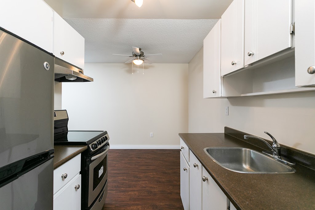 St. Johns Apartments | 2010 St Johns St, Port Moody, BC V3H 2A2, Canada | Phone: (604) 239-0835