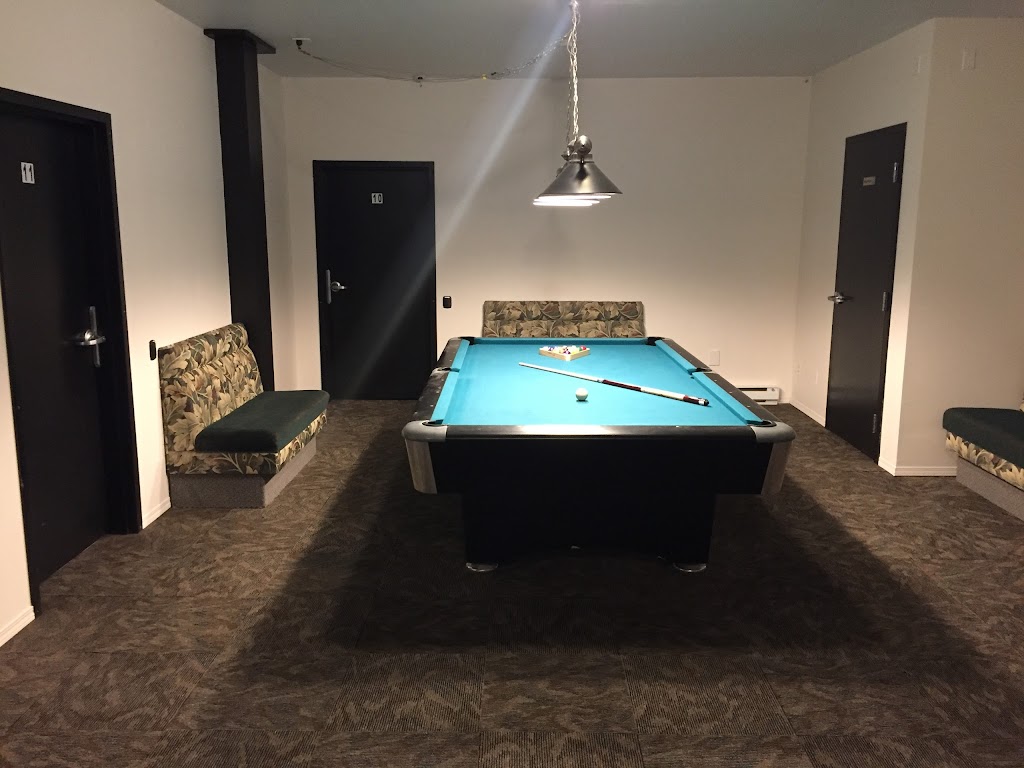 Invermere Hostel | 380 Laurier St, Invermere, BC V0A 1K7, Canada | Phone: (866) 222-0325