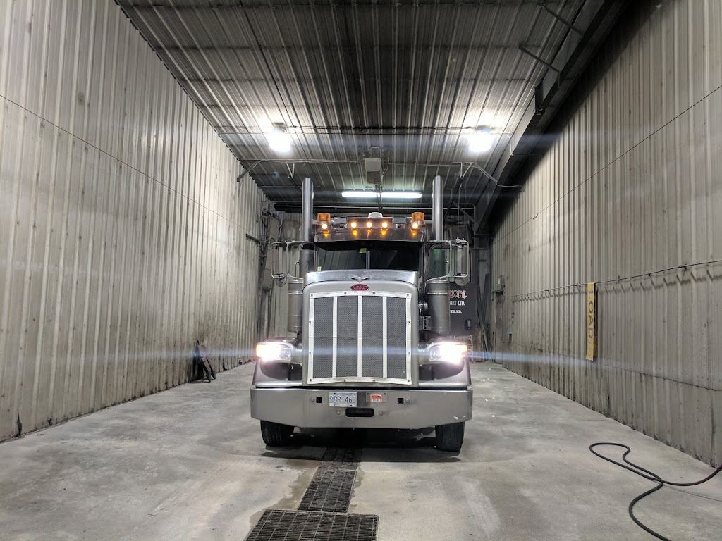 New Hope Transport Ltd | 170 Agri Park Rd, Oak Bluff, MB R4G 0A5, Canada | Phone: (204) 897-1083