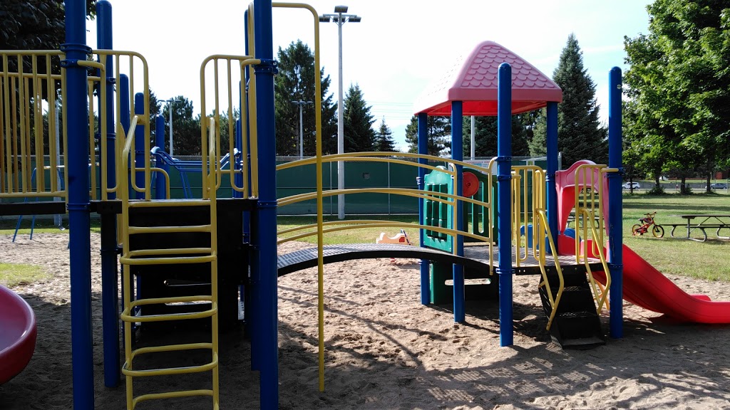 Mohawk Park Tennis Club | 2409 Delkus Crescent, Mississauga, ON L5A 1K8, Canada | Phone: (416) 993-9665