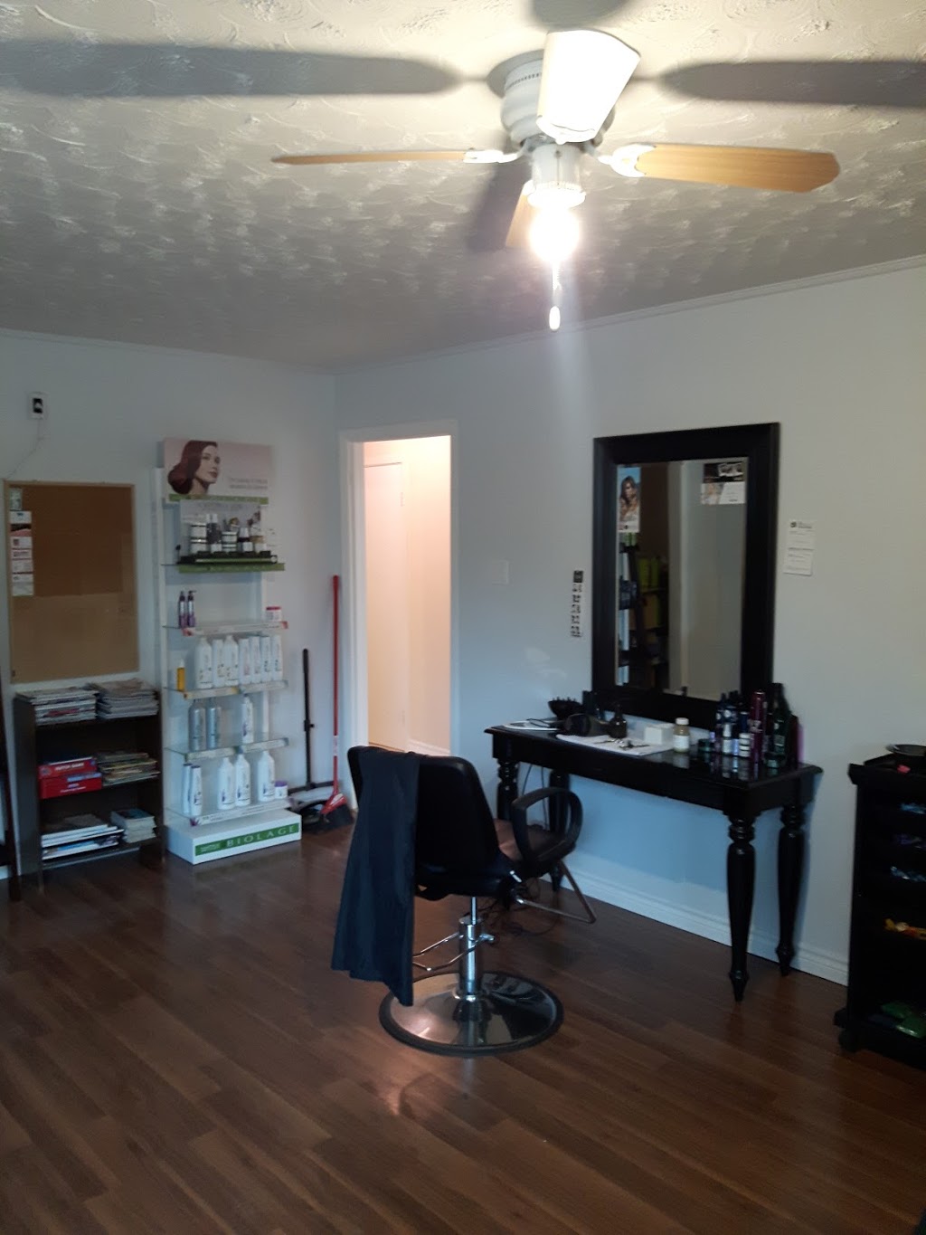 Trinas Nails & Waxing Services | 14 Pig Loop Rd, Chester, NS B0J 1J0, Canada | Phone: (902) 273-3311