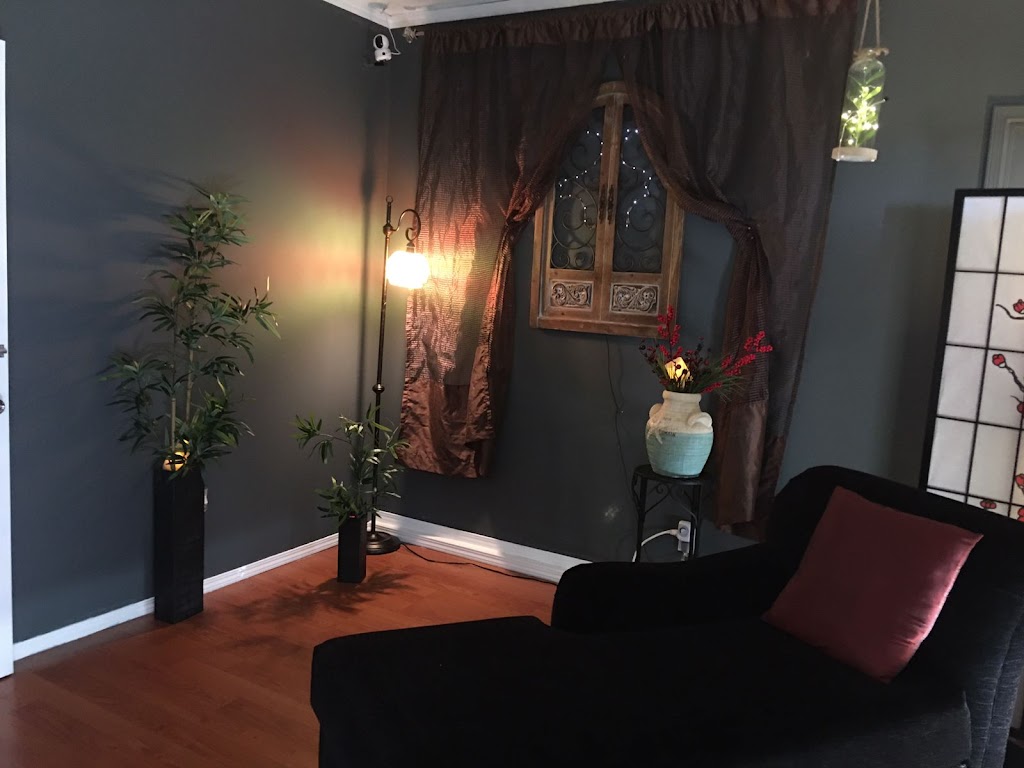 HL MASSAGE | 3616 52 Ave NW #31, Calgary, AB T2L 1V9, Canada | Phone: (403) 289-0027