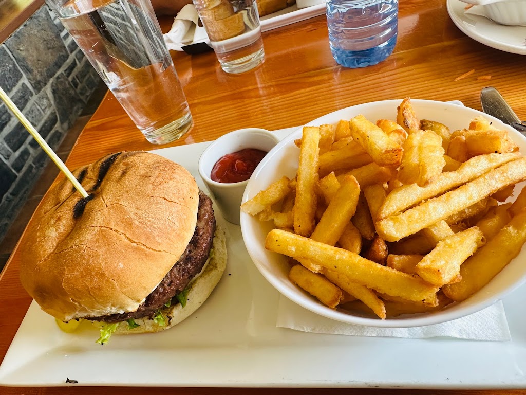Mountain Restaurant | 200 Village Rd, Lake Louise, AB T0L 1E0, Canada | Phone: (403) 522-3573