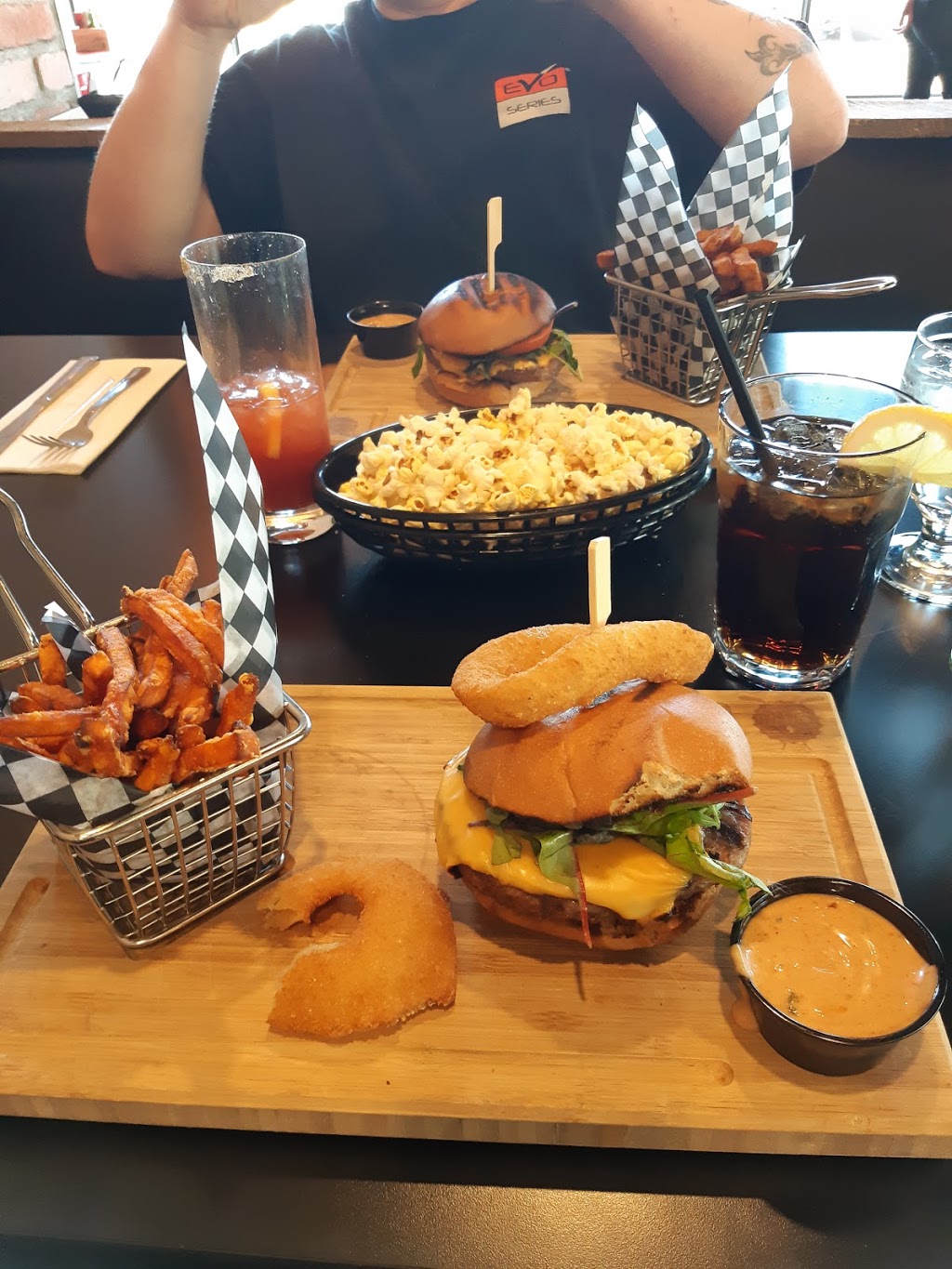 Bistro La Chambre | 50 Boulevard Industriel, Repentigny, QC J6A 4X6, Canada | Phone: (450) 824-1424