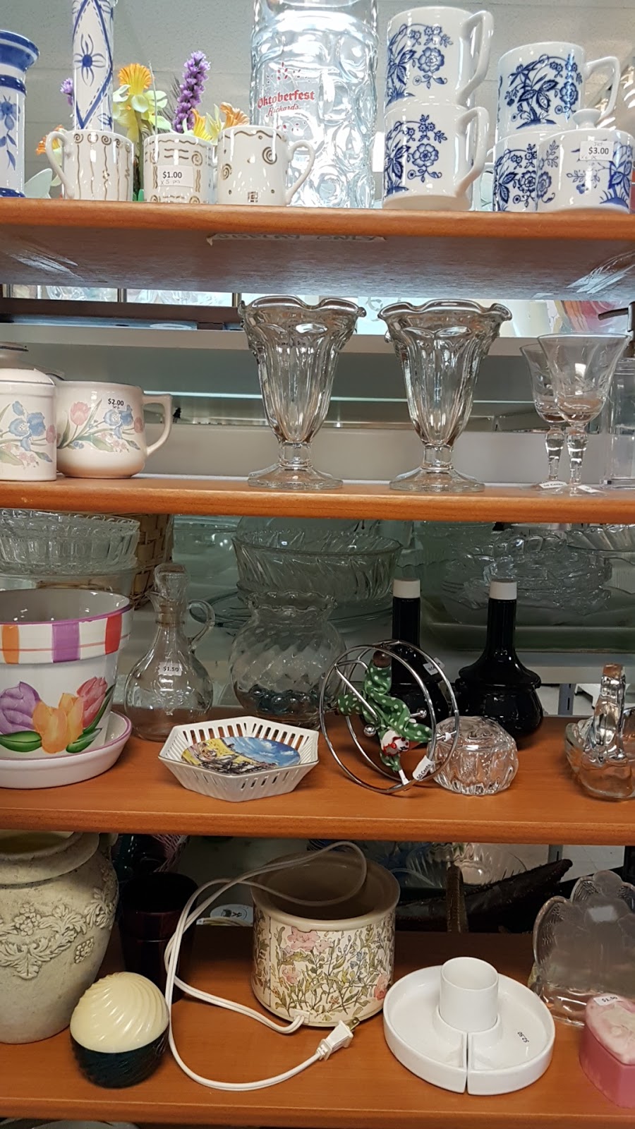 Rutland Hospital Thrift Shop | 140 Dougall Rd N, Kelowna, BC V1X 3K5, Canada | Phone: (250) 765-2859