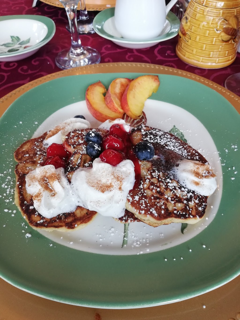 A Moment In Time Bed & Breakfast | 5982 Culp St, Niagara Falls, ON L2G 2B5, Canada | Phone: (905) 353-8522