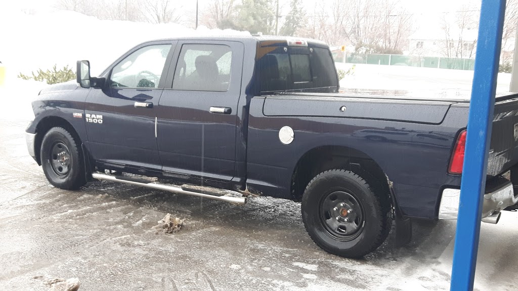 Mr. Lube at Walmart | 51 Boulevard de la Gappe, Gatineau, QC J8T 0B5, Canada | Phone: (819) 561-1161