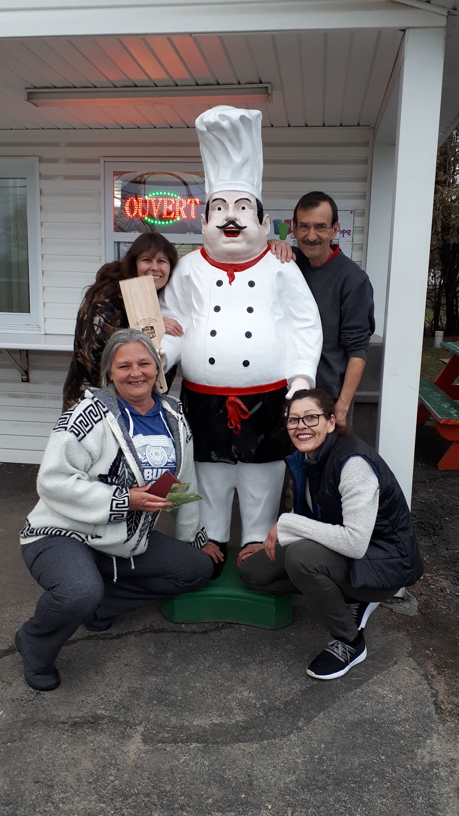 CasseCroûte chez TiRay 31 Route Principale O, SainteCéciledeMasham, QC J0X 2W0, Canada