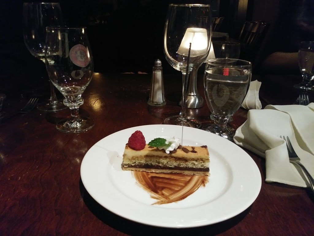 Napoléon | 489 Rue Notre Dame, Montebello, QC J0V 1L0, Canada | Phone: (819) 423-5555