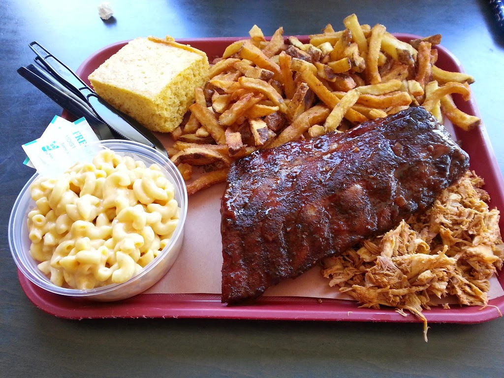 Boneheads BBQ | 1014 Barrington St, Halifax, NS B3H 2P9, Canada | Phone: (902) 407-4100