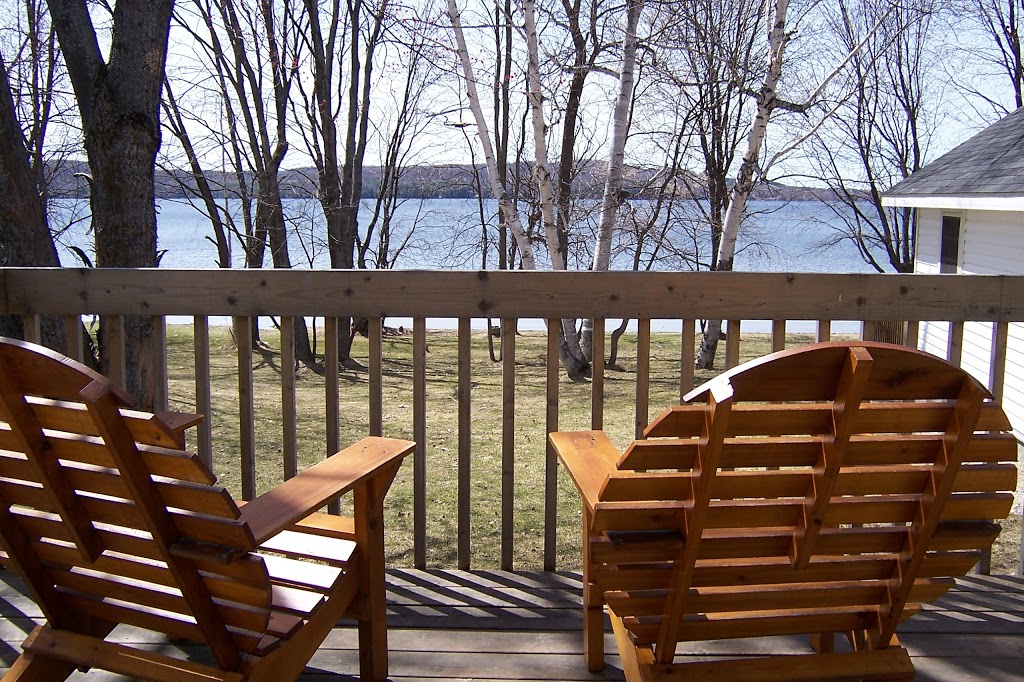 Tally Ho Inn | 2222 ON-60, Huntsville, ON P1H 2J6, Canada | Phone: (705) 635-2281