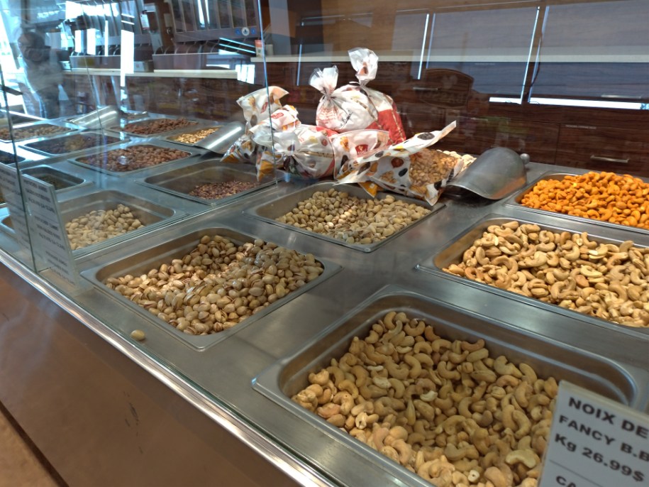 Bassé Nuts | 4555 Desserte Nord Autoroute 440, Laval, QC H7P 4W6, Canada | Phone: (450) 781-1255