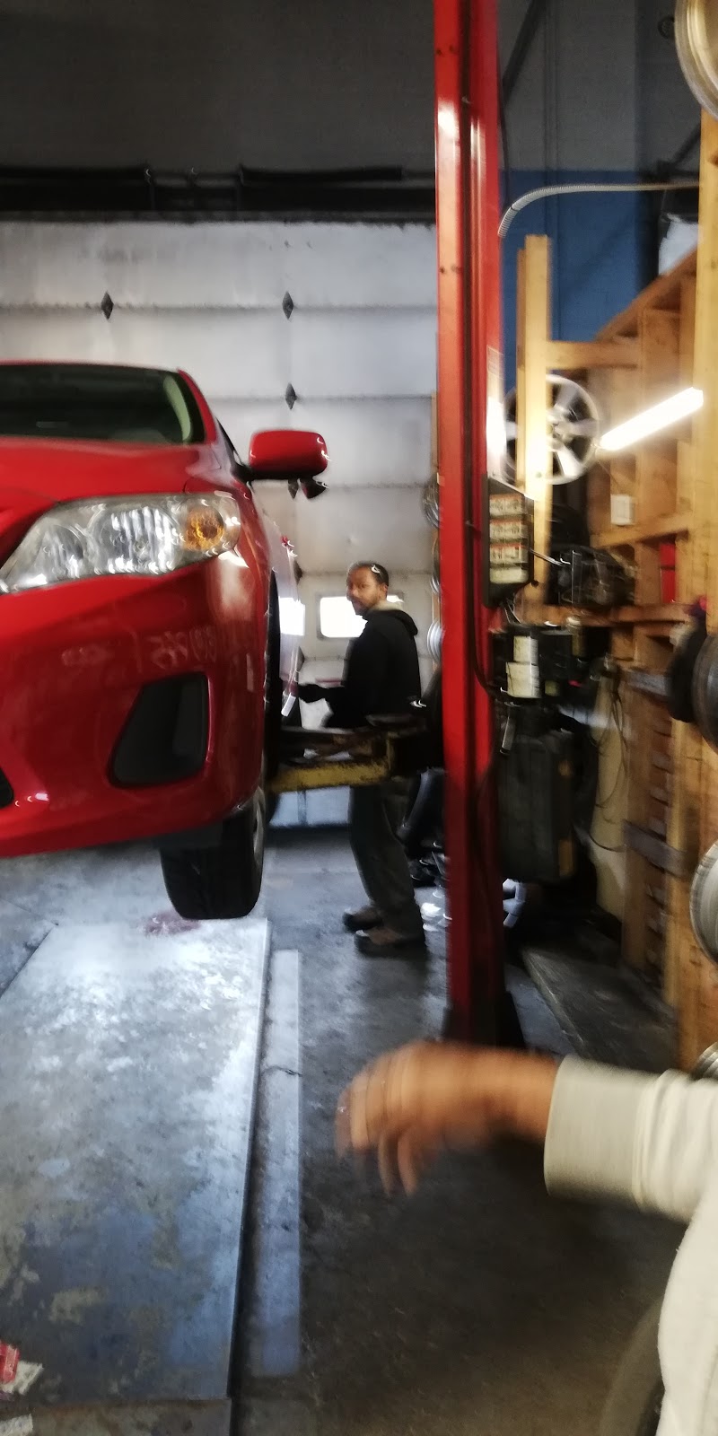 AZ Auto | 395 Danforth Rd, Scarborough, ON M1L 3X8, Canada | Phone: (416) 569-2976