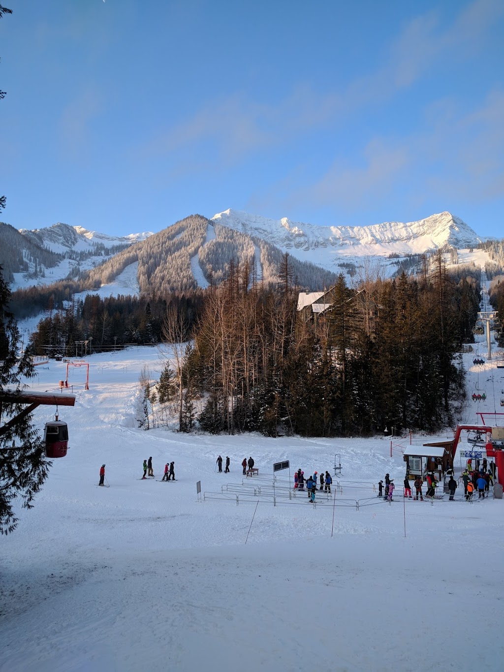 Alpine Lodge | 5291 Highline Dr, Fernie, BC V0B 1M6, Canada | Phone: (250) 423-4237