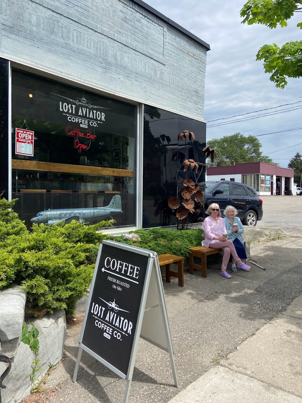 Lost Aviator Coffee Company | point of interest | 404 York Rd, Guelph, ON N1E 3H4, Canada | 5194008000 OR +1 519-400-8000