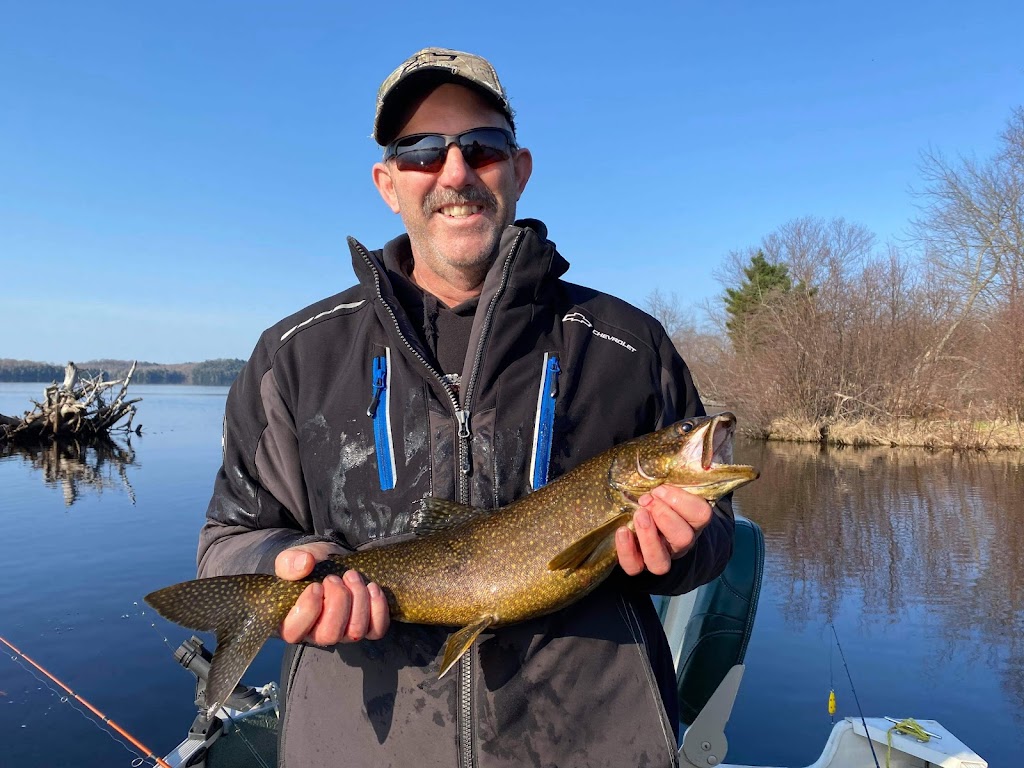 OutCast Fishing & Convenience | 18 John St, Huntsville, ON P1H 1H2, Canada | Phone: (705) 784-9920